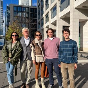 Oleg Tinkov Instagram - Приближается сезон праздников…
Хотя и нет никакого настроения праздновать череду ДР, НГ и далее Рождество, но будем стараться..жизнь продолжается и она, одна. Всем хороших выходных, а главное скорейшего мира и здоровья 🙌 Желаю, чтобы у ваших близких всё было хорошо, не ругайтесь-жизнь коротка..ведь семья-это главное❤️
Господи, Спаси нас и Помилуй, грешников🙏🙏🙏