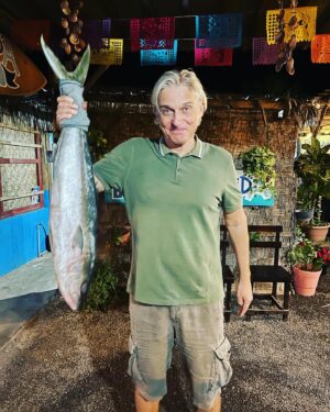 Oleg Tinkov Instagram - Побывали в Мексике, там очень хорошо. Нашёл, где оскорбленному есть чувству уголок… пока у нас Молчалины блаженствуют…  Mexico was excellent❤️ Best fishing at Sea of Cortez. Stay tuned for more photos..