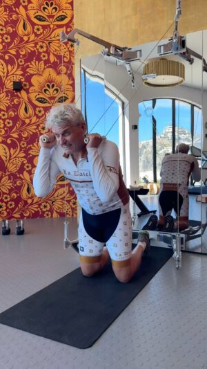 Oleg Tinkov Instagram - Sometimes I feel I’m always walking too fast (so lonely)
And everything is coming down on me, down on me, I go crazy
Oh so crazy - living on my own💪