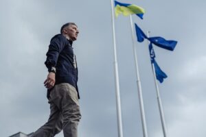 Oleksandr Pedan Instagram - День вишиванки
Відзначаю в сорочці, яку мама вишила для мене.
Тепер це одна з найцінніших речей, яку, вірю, будемо передавати з покоління в покоління.
Пам’ятати, плекати та поширювати своє – важливо. Власне, це те, за що боряться наші військові – можливість бути українцем.

Не забудьте сьогодні вдягнути вашу вишиванку. Особливу, з вашою історією. 
Люблю це єднання, коли на вулицях ви наче незнайомі, але всі такі рідні.

Слава Україні🇺🇦