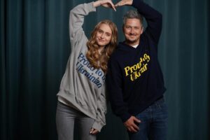 Oleksandr Pedan Instagram - Протфтех чи вища освіта? 🤔

Ви знаєте, що протягом цих двох років разом із командою відзняли цілих два сезони УніверCheck’а, де детально розібралися в тонкощах багатьох професій, що можна опанувати у вищих навчальних закладах. Наразі не стоїмо на місці і маємо нову ідею — зняти цілий сезон освітнього тревел-шоу з оглядами коледжів👌🏼

Як прийшли до цього? Дуже просто. Вважаю, що наша професійна технічна освіта недооцінена. На мою думку, не обов’язково вчитись чотири роки в університеті чи інституті, якщо цей процес можна пришвидшити. Місцями освіта в профтехзакладах може бути якіснішою, ніж у деяких вишах. 

Це дискусійне питання, але давайте поговоримо про актуальність. Зараз, під час та після війни, матимуть попит на свої послуги не економісти (як я за своєї вищою освітою), а будівельники, слюсарі, кухарі тощо. Взагалі я вважаю, що спочатку треба обирати професію, а вже потім думати про терміни навчання та освітні заклади. Звісно, що треба шукати викладачів-практиків, які дадуть не тільки теоретичну базу, а й можливість працювати. Ми стикалися з випадками, коли студенти працюють за спеціальністю навіть під час навчання. І це ніяк не впливає на їхню дисципліну та продуктивність.

А ще, коли ви отримали середню спеціальну освіту, то за бажанням, зможете продовжувати своє навчання в університеті чи інституті. 

Тепер нам дійсно цікаво перевірити, як всі ці освітні процеси організовано в професійних технічних закладах 😌 Сподіваємося, що в наступному році зможемо реалізувати це. 

А яка ваша думка щодо цього? Про які спеціальності та навчальні заклади з профтеху хотіли б дізнатись👇
