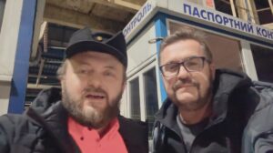 Oleksandr Ponomarov Instagram - Ми вдома із @dzidzio