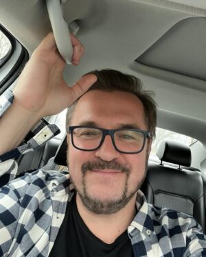 Oleksandr Ponomarov Instagram - Добрий вечір ! 
Останнім часом я стикаюсь з тим , що люди які мене знають особисто надсилають скрини сторінок - двійників ! 
Ці двійники від мого імені надсилають особисті повідомлення , коментарі і т.п , різним людям ! Я додаю всі посилання на свої офіційні сторінки нижче , якщо Вам пишуть шахраї від мого імені , будь ласка не відповідайте їм і одразу блокуйте ! 

В мене існує 2 сторінки у ФБ : 
Особиста : 
https://www.facebook.com/saspon

Офіційна : https://www.facebook.com/OleksandrPonomaryov
Одна сторінка у Інстаграм : 

https://www.instagram.com/ponomaryovoleksandr?igsh=M2xhZ3JvcG1zNjM=

Одна сторінка у Тік - Ток : 

https://www.tiktok.com/@oleksandrponomariov?_t=8keMd9cvGR3&_r=1

Одна сторінка у YouTube : 

https://youtube.com/@OleksandrPonomaryov?si=h_77tcfiRskMfCs3

Одна сторінка в Treads : 

https://www.threads.net/@ponomaryovoleksandr