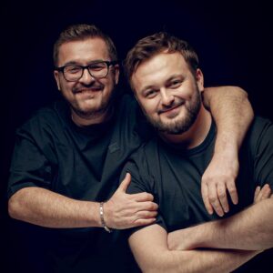 Oleksandr Ponomarov Instagram - Дякуємо Вам за перше місце в трендах YouTube, дякуємо за гарні коментарі , дякуємо за перший мільйон ! ❤️

https://youtu.be/RpM3tp9fe3E

П.с. Ми вже вдома, в Україні