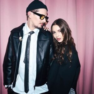 Oleksii Zavgorodnii Instagram - Це що, фіт з @da_kubik? 🤩

Дякую @multitrack.project, що обʼєднали нас знову!
Дякую головному ритмолову країни @monatik_official за твоє неповторне бачення й саунд. Був радий попрацювати разом!

Дякую @mishvirmish і @lidalee_official. Ви моя найбільш sexy-sexy підтримка!

Сідай до мене в Taxі, й поїхали дивитися новорічний випуск @multitrack.project. Вже на ютуб 🥳