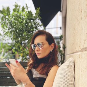 Olena Lavreniuk Instagram - Якщо коротко про Канський фестиваль у цьому році, то це велика декорація , яка помістила в собі фрагменти різної реальності.  Хотілось би якнайшвидше відійти від двійних стандартів, але поки вони є.....на жаль.
