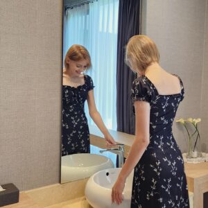 Olena Sydorchuk Instagram - 최상의 여행, 가장 소중한 친구들과 함께한 환상적인 시간! 🌏📸 
.
@hotel_eunpapalace 
호수의 아름다운 풍경을 감상할 수 있는 고급 호텔에서 편안한 객실과 멋진 테라스를 즐겼어요. 
탁월한 서비스와 레스토랑에서 품격 있는 식사를 즐겼습니다. 🏨🍽️💫
 #행복한추억 #특별한여행 #완벽한휴식 #여행스타그램 #호텔추천 #호텔협찬 #호텔레스토랑 #호캉스 #호캉스추천