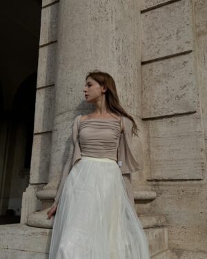 Olena Sydorchuk Instagram - 🌸🌸🌸
Clothes - @wlabel.kr