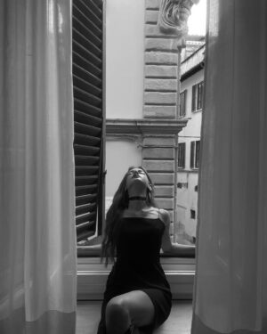 Olena Sydorchuk Instagram - Firenze🖤
.
@wlabel.kr 
.
.
.
#fashionbrand #fashionbranditaly #fashionbrandkorea #여성의류 #여성패션 #여성복도매 #도매의류 #원피스룩 #원피스신상 #드레스대여 #고급드레스