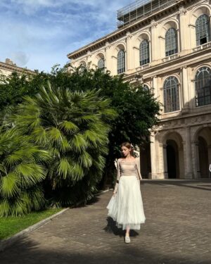 Olena Sydorchuk Instagram - 🌸🌸🌸
Clothes - @wlabel.kr