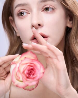 Olena Sydorchuk Instagram - @studio_white_ 
.
.
.
#화장품촬영 #프리랜서모델 #외국인모델