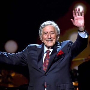 Olga Merediz Instagram - “When I return to you, San Francisco, your golden sun will shine for me.” Tony Bennett, thank you for your beautiful voice and artistry. 

I had the privilege of seeing him live with my friend Carola DelMarle when he was already in his 90s, and he was flawless. We will miss you!