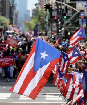 Olga Merediz Instagram - Happy Puerto Rican Day Parade 🇵🇷 #PRparade. Shout out to the cast of @Almaswayofficial.
.
Repost from @nylatinofilmfestival
#puertoricandayparade
