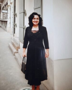 Olga Merediz Instagram - #TBT: Buenos Aires, Argentina in director, Alan Parker’s film EVITA as Blanca Duarte! 

.
.
.
.
#alanparkerfilm #evitamovie #evita #blancaduarte #musicals #moviemusicals