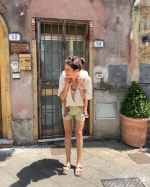 Olga Plojhar Bursíková Instagram - A bag of love on my back 🤍