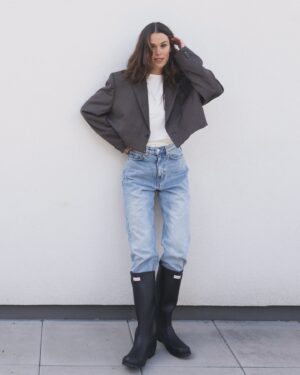 Olga Plojhar Bursíková Instagram - Just a moment without a kid on each arm 🤍
•
Jen chvilka bez dvou dětí v náručí 🤍, z focení Hunter s @klementela_ pro @cccshoesbags