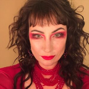 Olga Tumaykina Instagram - Саломея...спектакль театра Вахтангова..где мы заняты вместе с моей Полиной @bonpoli ... Оскар Уайльд ... сегодня была очередная премьера...фото-моё селфное и @magpie_on_a_broom ... #саломея #иродиада #поздравляюдочьспремьерой