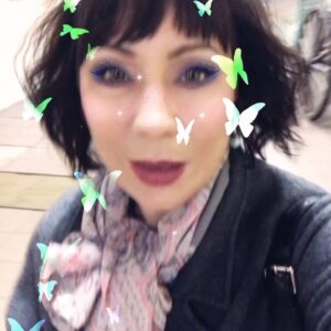 Olga Tumaykina Instagram - У меня сегодня Идеальный День!!!!Ранний подъем! Прямой эфир на Первом канале! Киностудия Мосфильм..-люблю это место..и вечером:главный подарок-иду на выступление Владимира Спивакова..Концерт!!! Много много таких дней желаю себе! Друзья! Будьте здоровы и благополучны! Любви Мира и Исполнения желаний! Обнимаю весь мир сегодня))) Очень хорошо быть счастливой!)) И кажется,-это заразительно!))) #деньрождения #счастьевапреле #какойпрекрасныйденьработатьмненелень #будьтездоровыисчастливымоидорогие