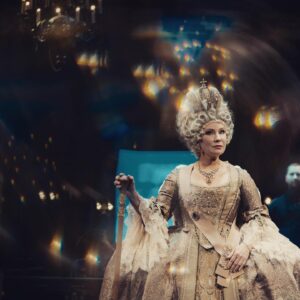Olga Tumaykina Instagram - Спектакль «Любовь у трона» Симоновское пространство театра Вахтангова! Спасибо,мои дорогие Андрей Максимов @andrey_maximov_official и самый мой крутой партнёр Андрей Ильин @andreyilin2244 !❤️ Новый Орлов врывался сегодня в сон императрицы)) Евгений Кравченко!🎭 с премьерой,Женя! #театрвахтангова #симоновскаясцена #любовьутрона #андрейильин #ольгатумайкина #андреймаксимов #евгенийкравченко