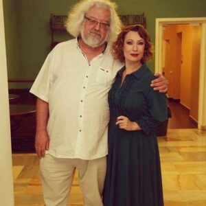 Olga Tumaykina Instagram - С днём рождения! @andrey_maximov_official Мой дорогой друг! Прекрасный Невероятный Умнейший Победительный Великодушный Талантливый Режиссер Журналист Философ Ведущий Писатель и Замечательный человек!!! Поздравляю Вас,Андрей Маркович!!! И Спасибо за радость общения и творчества с Вами!❤️#андреймаксимов #деньрождениядруга #горжусьилюблю #спасибозанаукужить