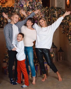 Olga Vainilovich Instagram - Merry Christmas 🎁🎄 #family