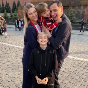 Olga Vainilovich Instagram - Любимый наш пирожок,наш ангелочек,наш богатырь, с Днём рождения тебя,сынок!!! Мы и мечтать не могли о таком сыне! Спасибо,что выбрал нас с папой!!! 😇🎂🎁🙏❤️