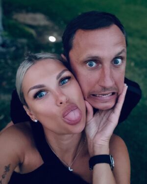 Olga Vainilovich Instagram - С годовщиной нас! Люблю до Луны и обратно❤️ @vadimgalygin