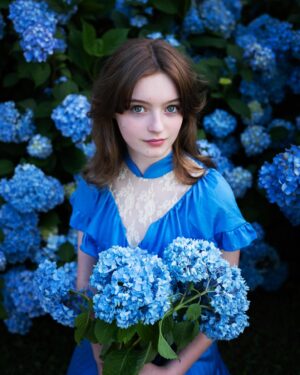 Olive Elise Abercrombie Instagram - 13 🎉 6.1.24 

Yearly birthday portraits with the blue hydrangeas 💙