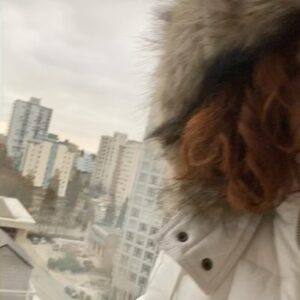 Olivea Morton Instagram - Fill in the blank:
Flew in to ___ to get a new cut and hang out with my fav people!  Hint:🍁