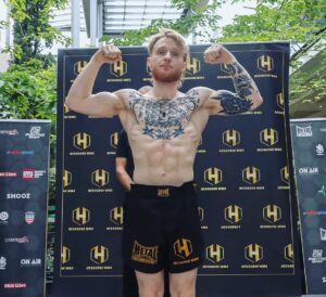 Oliver Claffey Instagram - Weight made, it ain’t no lie. Double bi bi bi.

Coach Jack looking tip top for tonight 🏴‍☠️

.

.

.

#mmafighter #mmaworld #mmalifestyle #promma #mmafighters #fightingfitmanchester #manchestergym #mmagym #mmatraining