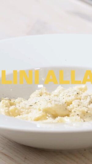 Oliver Ingrosso Instagram - Nästa video ligger uppe nu på youtube (länk finns i profilen). 

Rätten är tortellini alla panna och har sitt ursprung från Bologna/Modena och är faktiskt en italiensk rätt med grädde i men som vanligt när italienarna gör mat så är det få ingredienser och inte så mycket mer är grädde och parmesan. 

Jag slänger dock i lite smör men säg inget till någon om det. 

Den är absurt enkel och absurt god ! 

#quantobasta