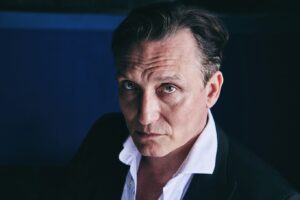 Oliver Masucci Instagram - Oliver Masucci
@oliver_masucci 
-
-
-
-
-
-
-
-
-
#olivermassuci #actor #schauspieler #nilsschwarz #portrait