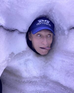 Oliver Masucci Instagram - Licking some glacier @perlanmuseumiceland