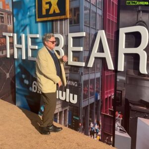 Oliver Platt Instagram - Screened Ep 1 last night at the @TheBearFX Season 3 premiere. Extraordinarily Beautiful. Can’t wait for y’alls to see it tonight 9pm ET when ALL 10 EPS DROP!