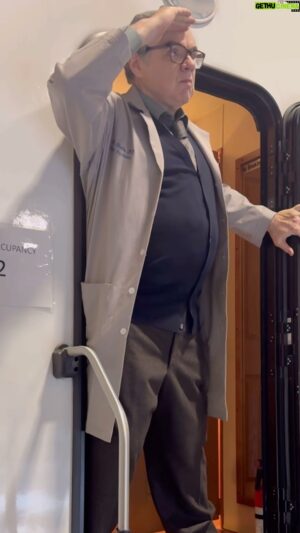 Oliver Platt Instagram - Back to work! 🧳 ✈️
Chicago Med Season 9 premieres this Wednesday 1/17 on @nbconechicago #ChicagoMed