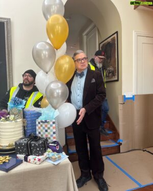 Oliver Platt Instagram - Don’t be fooled by the goofy balloon shot, Goodwin’s Bday party takes a HEAVY TURN tonight 8/7c.
Buckle up fr the EPIC feels.

#OneChicago #ChicagoMed