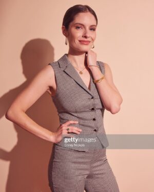 Olivia Grace Applegate Instagram - No fun at all 😜💕 thank you @imdb and @unicornfightclub #sxsw #hbomax #loveanddeathhbo