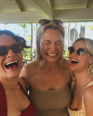 Olivia Grace Applegate Instagram - Too much to capture. Belated @passion.con appreciation post! Sound on in the first video to hear the incredible hype squad. Thank you, @passionflix for having me and creating such an incredible event! 💕💕💕