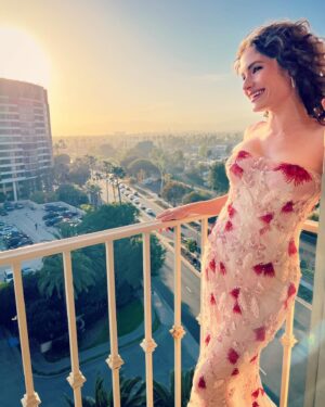 Olivia Grace Applegate Instagram - ✨Final Incredibly Belated PassionCon Post✨
What a magical finish to the weekend! I had so much fun with all of you. Thank you to all of the incredible ladies of Passionflix for putting together such an incredible weekend! @ali_m_whitaker @toscamusk @lolsenfilms @margiegoodspeed Can’t wait for the next one! 🤍✨❤️