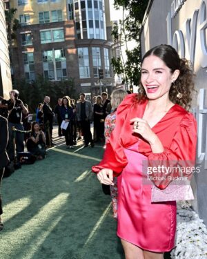 Olivia Grace Applegate Instagram - LOVE & DEATH NOW STREAMING ON HBOMAX!!!! 
💞❤️💖❣️swipe to see how incredibly professional I am 🌸🌺🌹🌷
I cannot wait for you all to see this show! 
Shout out to the dream glam team @eliseyeah and @angela.k.neff 💕🌸❤️
#loveanddeathhbo #truecrime #limitedseries #actor #premiere #glam #redcarpet #gettyimages #prettyinpink