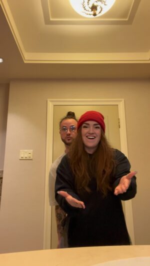 Olivia Leclerc Instagram - On a trouvé notre chanson de karaoké j’pense 🤝🎵🎤 #karaoke #sing #shallow #ladygaga #bradleycooper #chant
