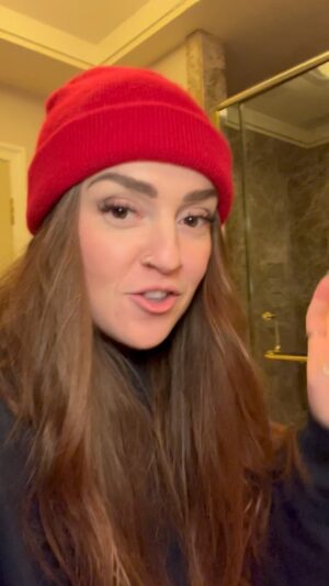 Olivia Leclerc Instagram - Prendre le temps de chanter 😇🙏🏻 #sing #chant #song #shallow #talent
