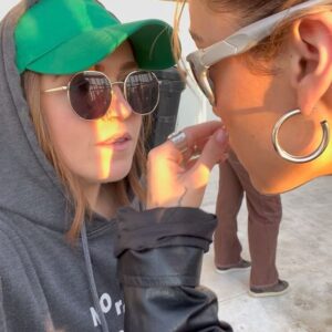 Olivia Leclerc Instagram - À quel point j’ai tout donné pour mon dernier outfit ? Vous avez ici la preuve que je suis rendu à l’âge de choisir le confort. 👵🏼

We did it ! 🔥 
Trois jours de @festivalmetrometro et ça s’entend légèrement dans ma voix. 

#festivalmetrometro #metrometro #metrometrofestival #outfitcheck #noreplynecessary #friends #summer #mtl