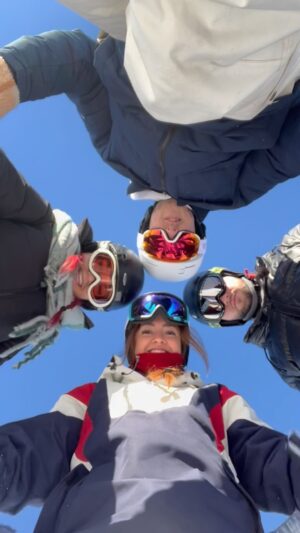 Olivia Leclerc Instagram - Le quatuor sur les pistes 🏂🎿 #snow #snowboarding #snowboard #ski #mountains #winter