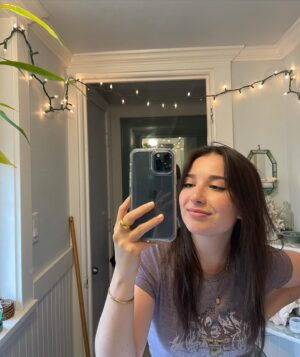 Olivia Steele-Falconer Instagram - 💫🌿🦋🦌💛