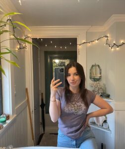 Actress Olivia Steele-Falconer HD Instagram Photos and Wallpapers September 2022