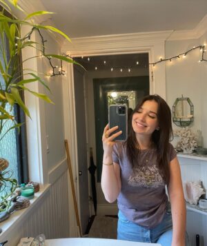 Olivia Steele-Falconer Instagram - 💫🌿🦋🦌💛