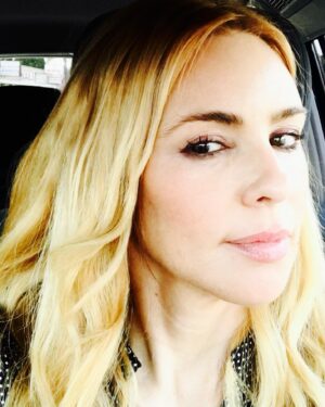 Olivia d'Abo Instagram - Flying through this week with the cosmos and a few shooting stars 💫 What are you guys up to? 😊