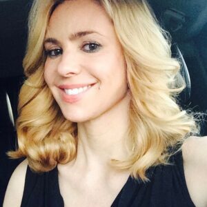 Olivia d'Abo Instagram - Summertime is almost here 🌞☀️Wishing you all a happy, healthy, Memorial Day weekend! Let it be filled with fun, love, prosperity, laughter and relaxation 🧘🏽☺️🌸❤️