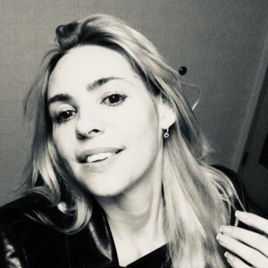 Olivia d'Abo Instagram - This Tuesday’s got me thinking and dancing ~  musical dreams, the ones we love, gratitude and Devine happiness exists…sending you love, goodness and a happy week ahead 💥💫❤️
